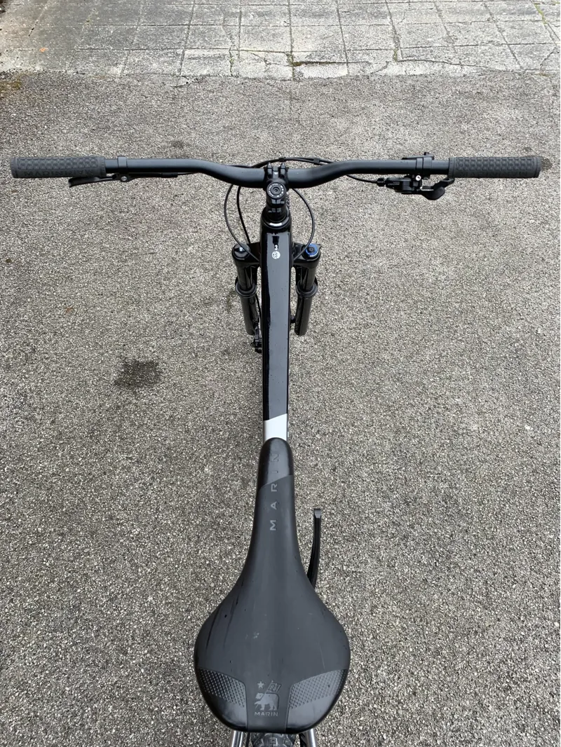 Marin Rift Zone 1 27.5 Mountain Bike Large 2022 Silver/Black-3